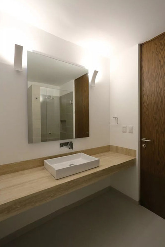 Residencia De Autor En Fracc. La Vista, 4ta Recámara En P.b, Alberca, 4 Baños