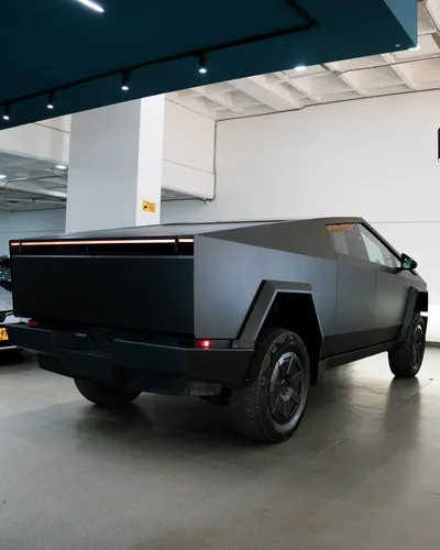 Tesla Cybertruck Tres Motores