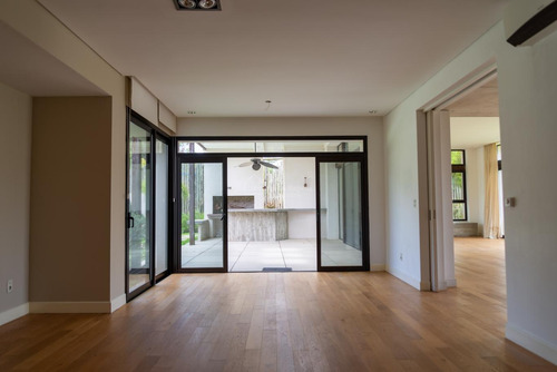 Imagen 9 de 22 de Divina Casa En Barrio Carmel !