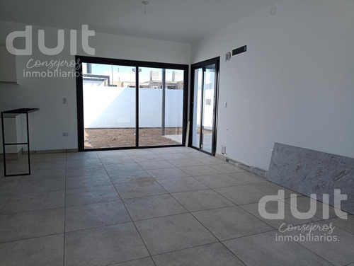 Duplex 2 Dorm En Una Sola Planta! - En La Calle Principal De San Ignacio!