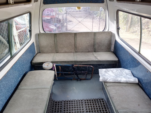 Imagen 6 de 8 de Nissan Urvan 2005