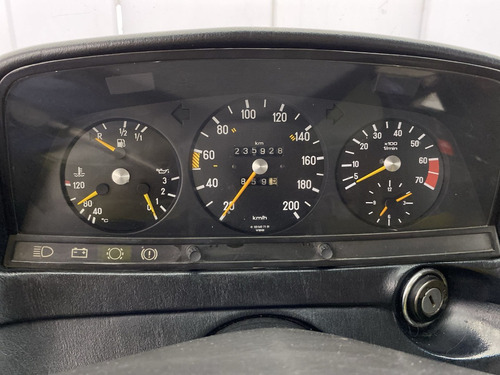 Mercedes Benz 230 E
