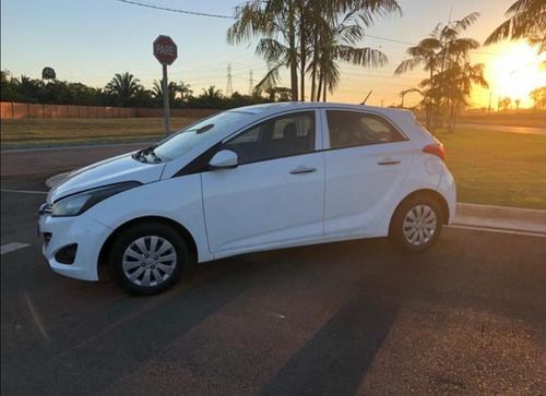 Imagem 1 de 5 de Hyundai Hb20 2015 1.0 Comfort Flex 5p