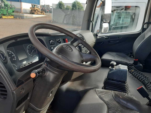 Imagem 15 de 15 de Mercedes Benz Axor 3344
