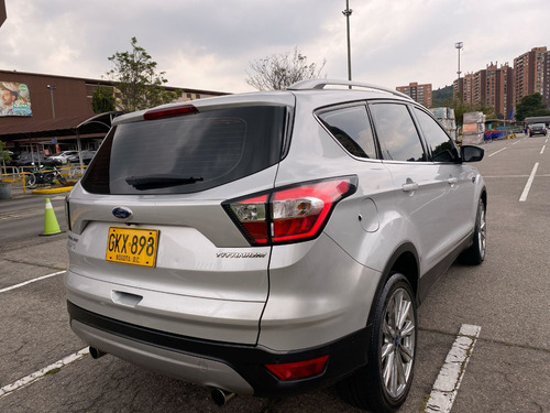 Ford Escape 2.0 TITANIUM 4X2