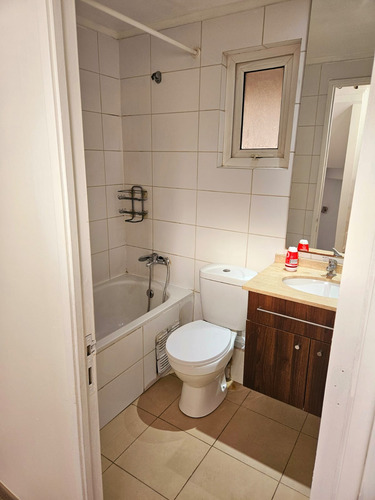 Vendo Casa De 3 Pisos En Condominio. Peñalolén