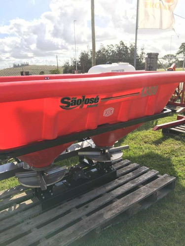 Fertilizadora Abonadora Agricola De 1300 Lts. Rdm