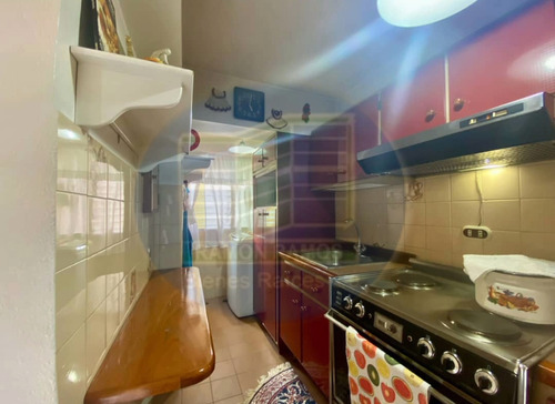 En Venta Apartamento En La Av. Paez Del Paraíso.