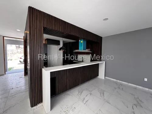 Casa De 4 Recámaras Con 1 En Planta Baja - El Nuevo Refugio, Renta