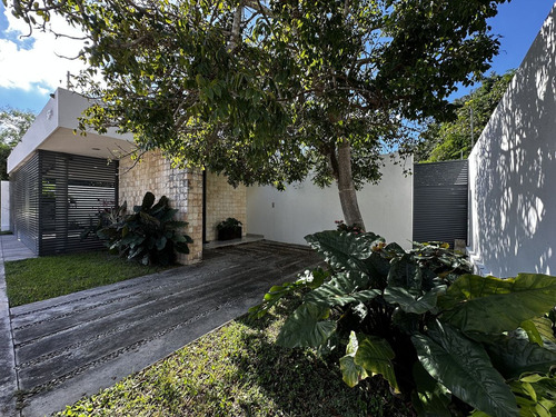 Casa En Venta En Cholul De Una Planta.