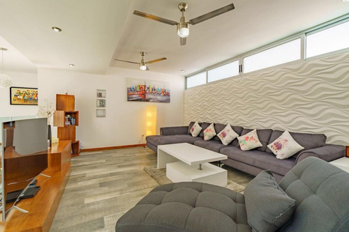 Imagen 15 de 30 de Venta Casa C/aberca, Lujo Y Gran Diseno Y Eficiencia En Play