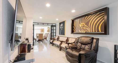 Imagen 4 de 14 de Casa En Venta En Naucalpan Con 3 Pisos