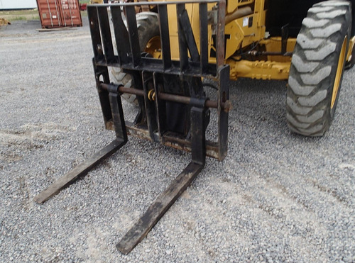 2002 Telescopico Cat Th82 8000 Lbs