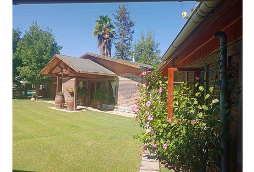 Venta De Hermosa Parcela Con Gran Casa Con Cava!!