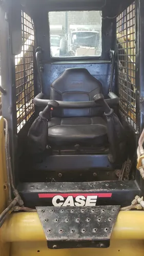 Mini Cargador Case 410 Modelo 2005