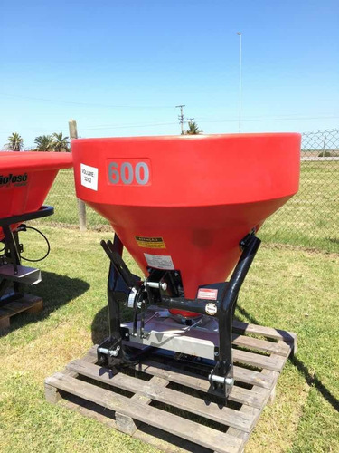 Fertilizadora Abonadora Agricola São Jose 600l Rdm