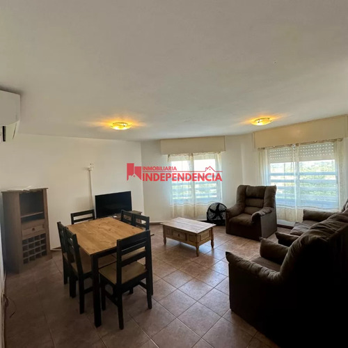 Apartamento De 2 Dormitorios Frente A Plaza Vella Vista