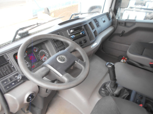 Imagem 6 de 15 de Volkswagen 24.280 8x2 2013 Bitruck Tanque
