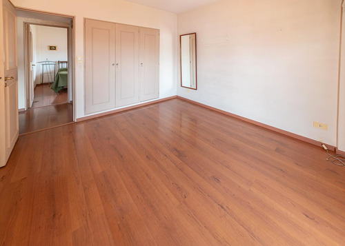 Venta / Departamento / 4 Ambientes / Con Escritorio / 2 Balcones / En Belgrano