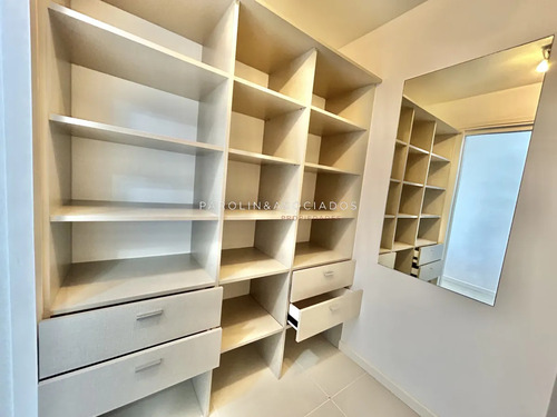 Apartamento En Venta De 2 Dormitorios En Icon Tower, Punta Del Este.