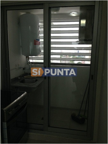 Imagen 17 de 30 de Apartamento En Brava, 2 Dormitorios Alquiler
