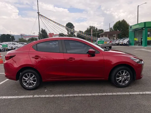 Mazda 2 1.5 Touring Sedan