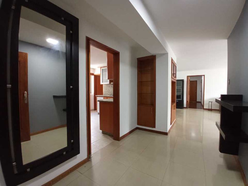 Imagen 2 de 27 de En Venta Apartamento Remodelado 144 M² 4h/3b/2 Pe Chuao