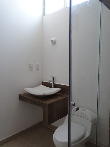 Hermosa Residencia En La Cima De Autor, 3 Habitaciones, Estudio O 4ta Recamara.