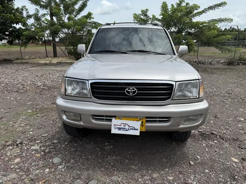 Toyota Sahara V6 4.7 Blindaje 2