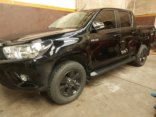Toyota Hilux 2.8 Cd Srv 177cv 4x2 2017