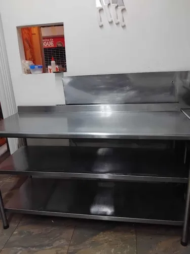 Restaurante De Sushi En Funcionamiento