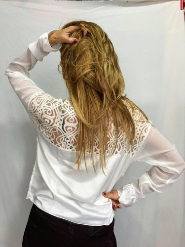 Imagen 2 de 2 de Blusa Satén Con Encaje Y Gasamodelo Gala.