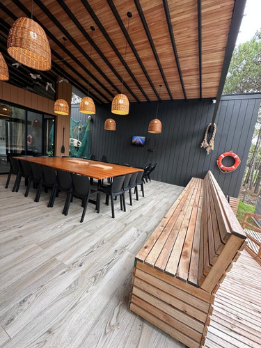 Barrio Cerrado Villarobles Cerca De Pinamar 6 Dormitorios En Suite, 7 Baños