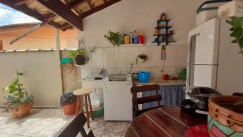 Imagem 8 de 17 de Casa No Bairro Gaivota, Em Itanhaém, Litoral Sul De São Paulo, Localizado Lado Praia. Possui Churrasqueira, Wc Externo E Vaga Para 02 Automóveis