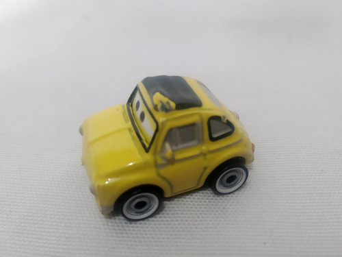 Luigi Cars Mini Racers Disney Escala Micro Machines 01