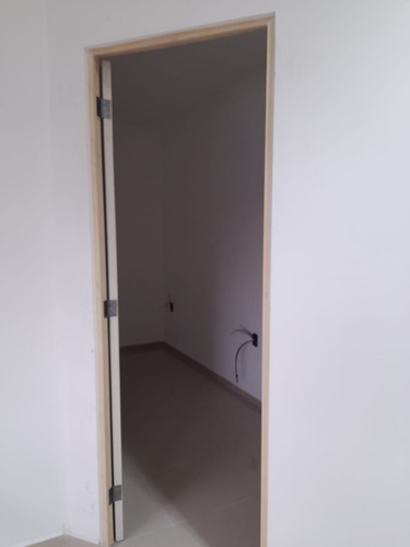 Renta De Local Comercial Con Baño Incluido Y Pequeña Bodega