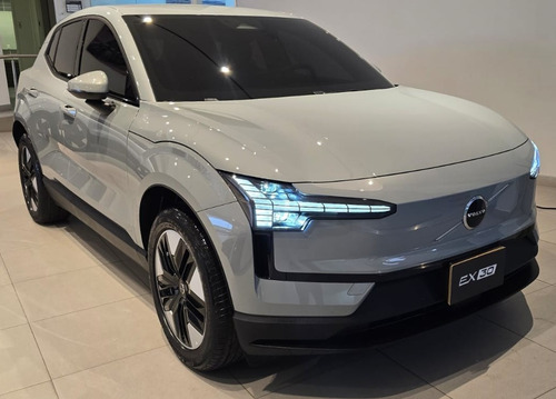 Volvo EX30 Core E40