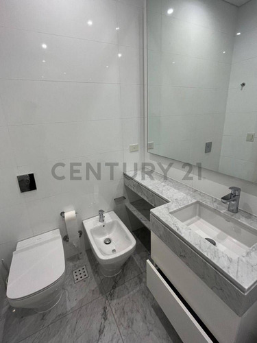 Venta Depto. Alvear Tower 2 Suites + Dependencia Y Cochera