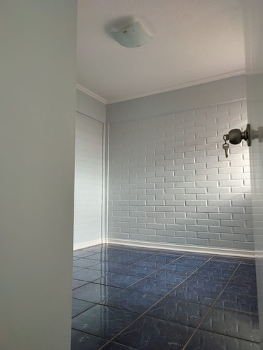 Imagen 2 de 13 de Departamento Recien Remodelado En Condominio