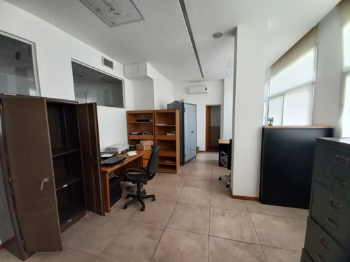 Avda Triunvirato Y Echeverria Subte Linea B Estacion Echeverria Oficina Totalmente Reciclada Moderna Lugar Para 12 Puestos De Trabajo. Entrada Independiente