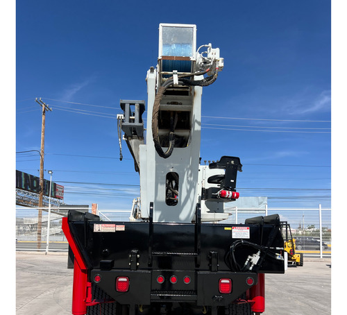Grua Elliot Camion Peterbilt 2016 15ton