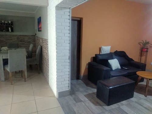 Imagen 3 de 11 de Departamento De Pasillo En Alberdi