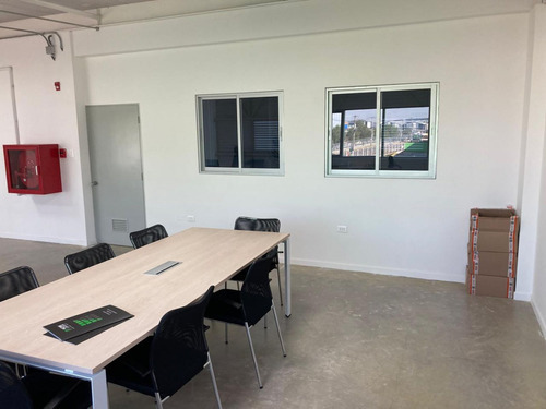 Arriendo Bodega Nueva C/of De 338 M2 En Parque Industrial, S