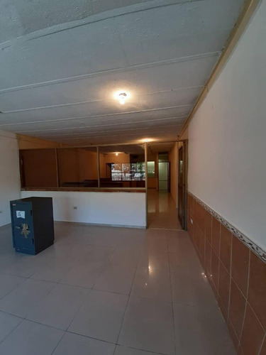Imagen 5 de 6 de Alquilo O Vendo Local En C.c. Big Low Center