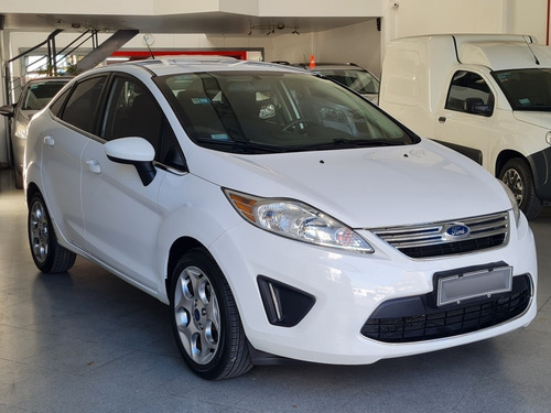 Imagen 5 de 15 de Ford Fiesta Kinetic Design 2011 1.6 Design Sedan 120cv Trend
