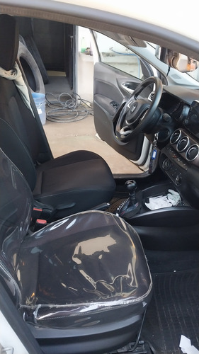 Fiat Cronos 1.8 16v Precision