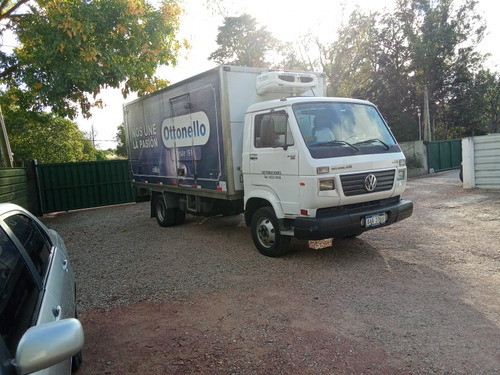 Volkswagen 8.120 Con Furgón Termico Y Dos Equipos De Frio