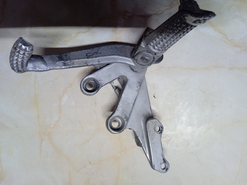 Gsxr600 01-03 Base Posapieder (pedal Freno Y Posapie Regalo) (Usado)