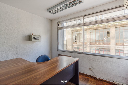 Venta Hermosa Oficina Ciudad Vieja