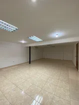 Comprar Oficina En Alquiler En Av Bolívar De Valencia Detrás Del Tijerazo $ 200  Av Bolívar Norte, Diagonal Al Estacionamiento De Tijerazo. Valencia Edo Carabobo, Valencia, Av Bolívar Norte